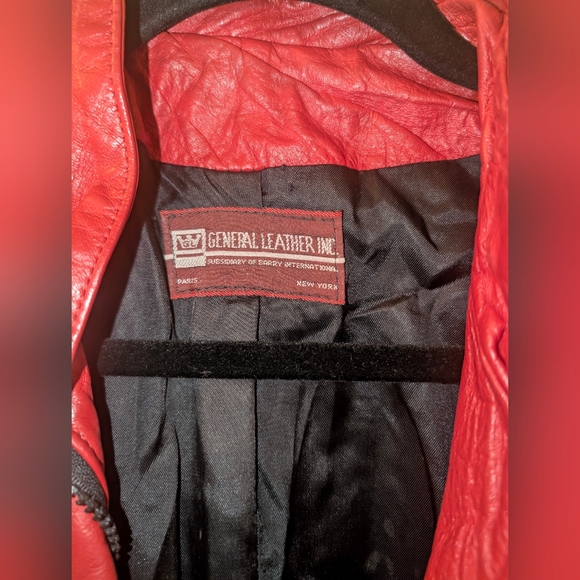 Vintage Women's Red General Leather Inc. Jacket - Picture 2 of 4